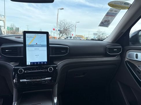 Certified 2023 Ford Explorer Platinum w/ Technology Package image 16