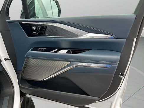 Certified 2025 Cadillac Escalade IQ Luxury 2 w/ LPO, Premium Carpet Package image 10