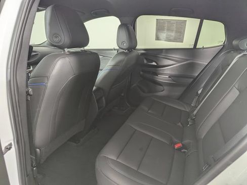 Used 2024 Buick Envista Sport Touring w/ Convenience II Package FWD image 23