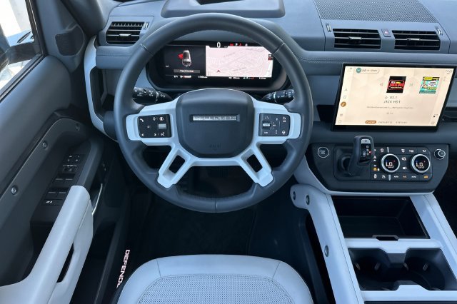 Certified 2025 Land Rover Defender 130 X-Dynamic SE AWD/4WD image 13