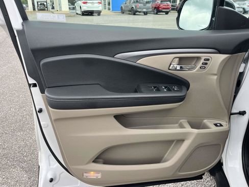 Used 2023 Honda Ridgeline RTL-E image 11