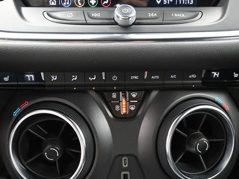 Used 2022 Chevrolet Blazer LT image 25