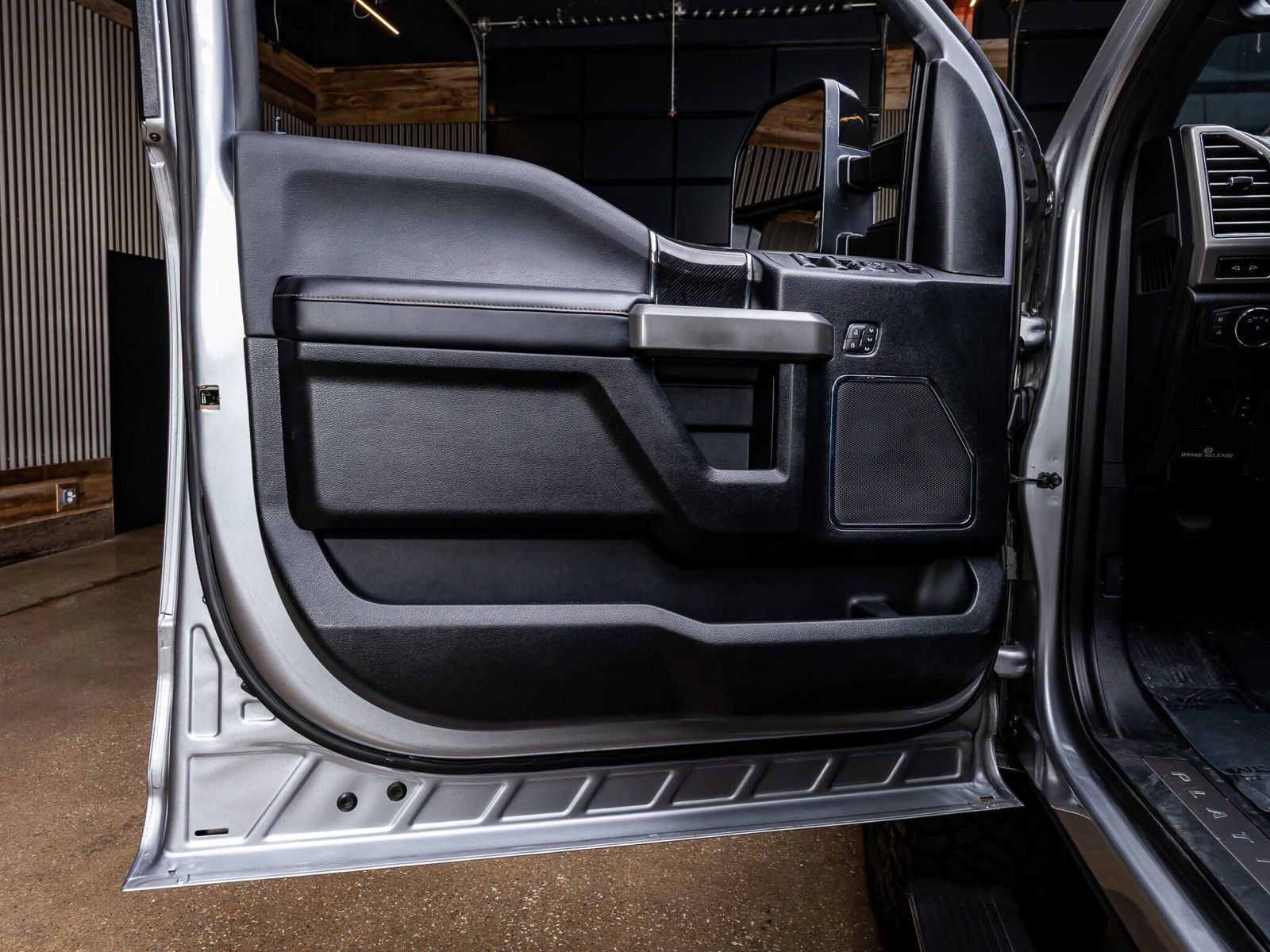 Used 2021 Ford F350 Platinum AWD/4WD image 35