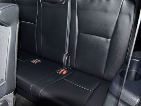 Certified 2021 Toyota Highlander XLE image 16