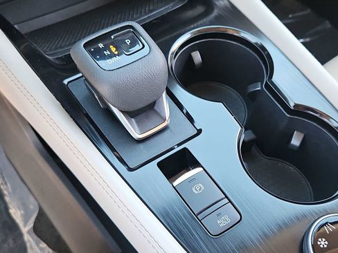 Used 2023 Nissan Rogue SL image 32