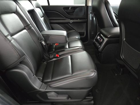 Used 2023 Lincoln Aviator AWD w/ Class IV Trailer Tow Package image 16