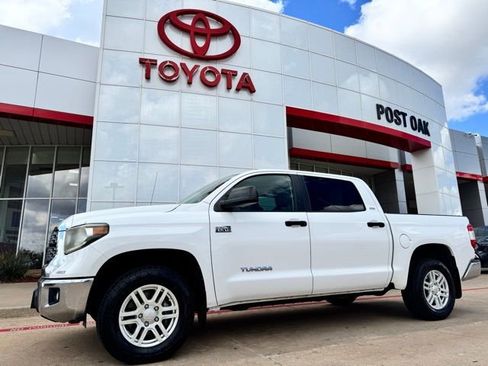Used 2018 Toyota Tundra SR5 w/ SR5 Upgrade Package image 12
