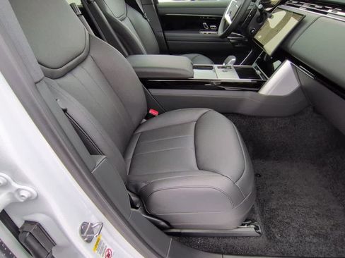 New 2026 Land Rover Range Rover Long Wheelbase SE image 24