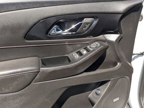 Used 2022 Chevrolet Traverse RS image 11