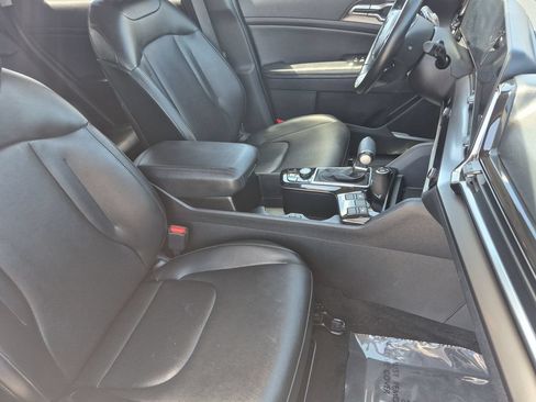 Used 2024 Kia Sportage EX AWD/4WD image 16