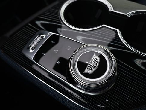 New 2026 Cadillac Optiq Luxury 2 image 32