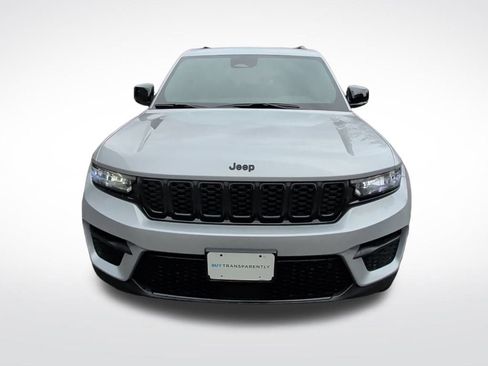 Certified 2025 Jeep Grand Cherokee Altitude image 8