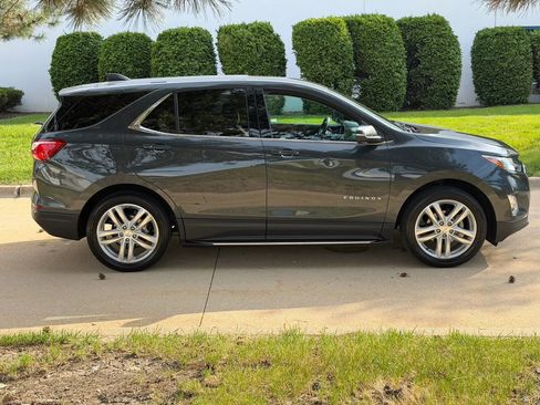 Used 2019 Chevrolet Equinox LT w/ Lights and Bright Package FWD image 4