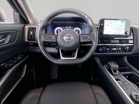 Used 2024 Nissan Pathfinder Platinum w/ Cargo Package AWD/4WD image 8