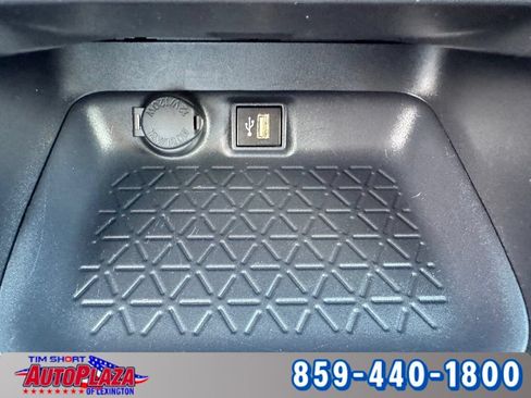 Used 2025 Toyota RAV4 XLE AWD/4WD image 28