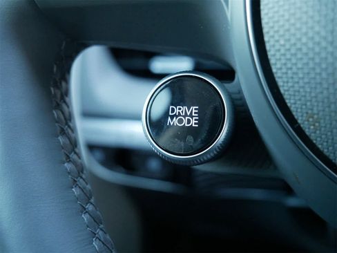 Used 2024 Hyundai Ioniq 5 Limited image 17