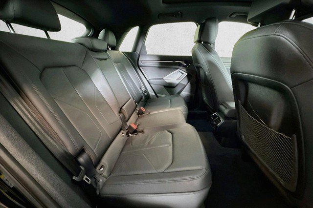 Used 2025 Audi Q3 2.0T Premium w/ Convenience Plus Package AWD/4WD image 26
