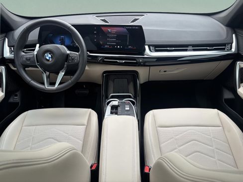 Used 2025 BMW X1 xDrive28i w/ Convenience Package AWD/4WD image 8
