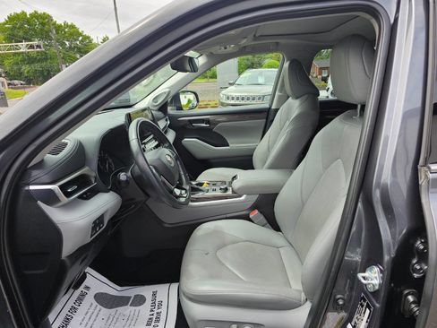 Used 2020 Toyota Highlander Limited AWD/4WD image 7