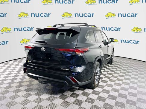 Used 2024 Toyota Highlander XLE image 7