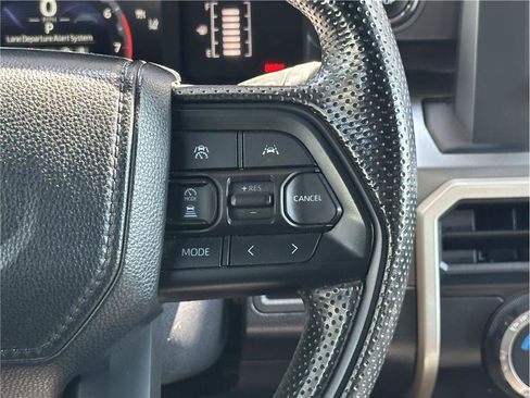 Used 2024 Toyota Tacoma SR5 AWD/4WD image 22