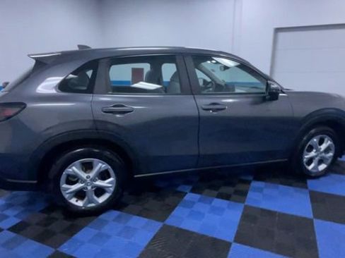 Certified 2024 Honda HR-V LX image 9