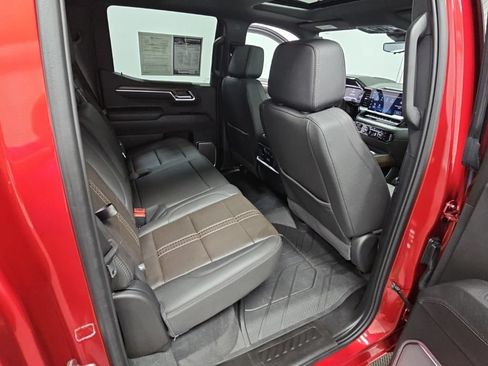Used 2025 Chevrolet Silverado 1500 High Country AWD/4WD image 39