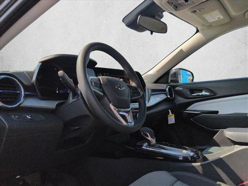 New 2026 Chevrolet Trax LT w/ Driver Confidence Package FWD image 3