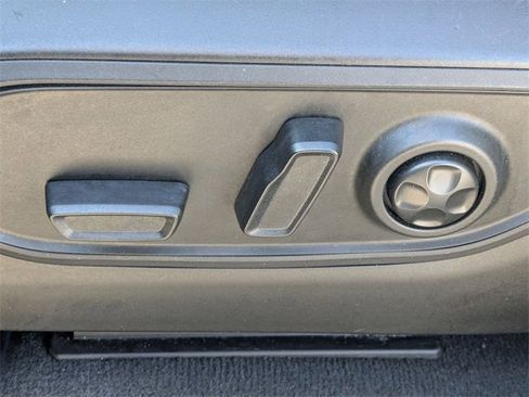 Used 2024 Jeep Grand Cherokee L Laredo image 14