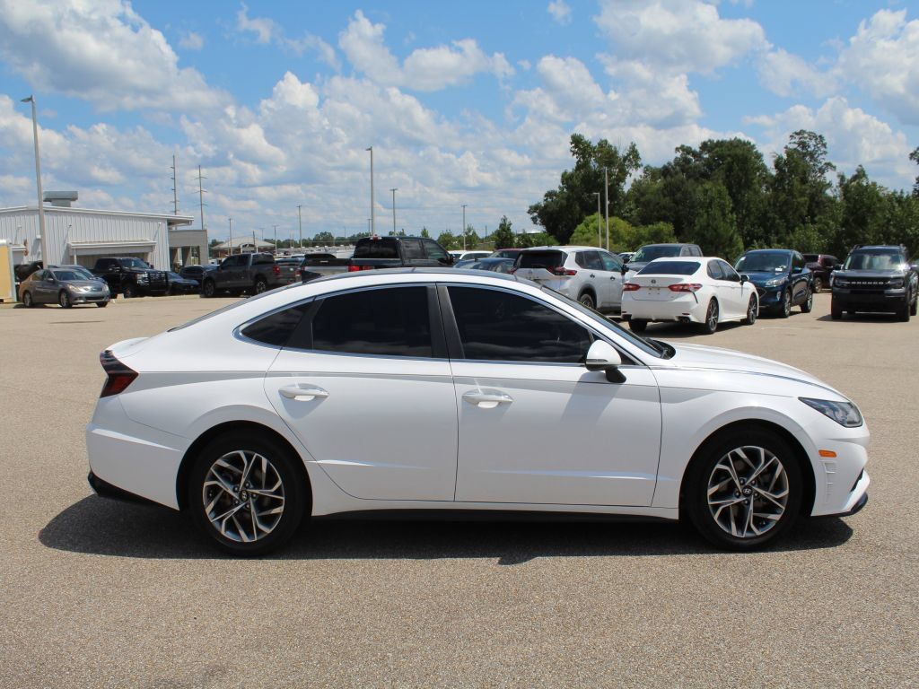 Used 2023 Hyundai Sonata SEL w/ Convenience Package FWD image 4