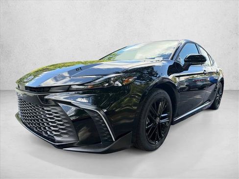Used 2026 Toyota Camry SE FWD image 7
