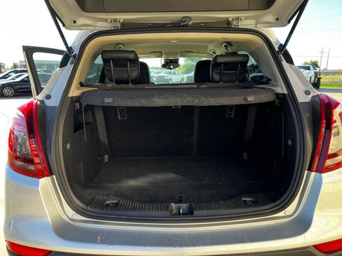 Used 2021 Buick Encore Preferred FWD image 11
