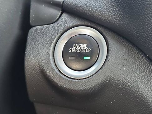 Used 2020 Chevrolet Equinox LT FWD image 16