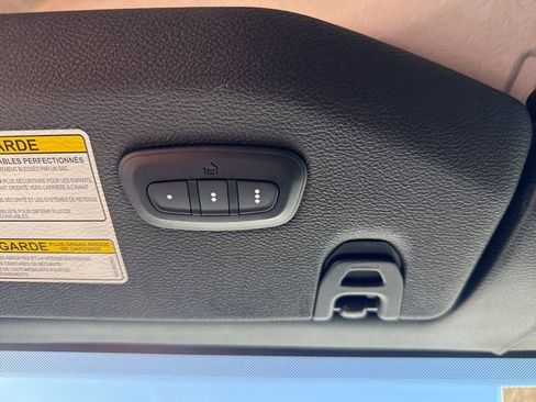 Used 2023 Jeep Wrangler Unlimited Sahara image 25