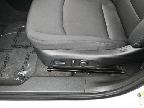Used 2024 Chevrolet Malibu LT FWD image 16