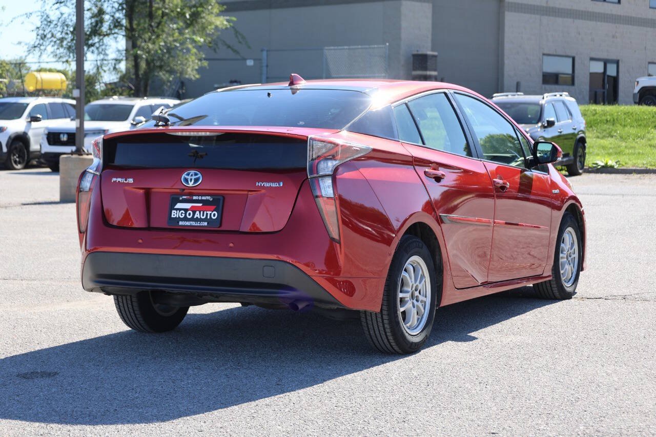Used 2017 Toyota Prius Two w/ Prius Two Safety Plus Package FWD image 9