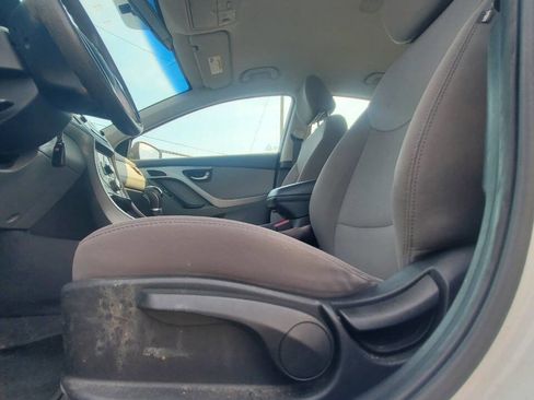 Used 2015 Hyundai Elantra SE image 14