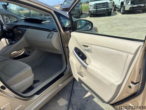 Used 2011 Toyota Prius Two FWD image 30
