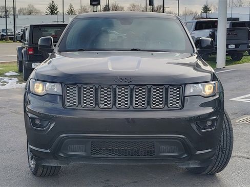 Used 2019 Jeep Grand Cherokee Altitude image 33