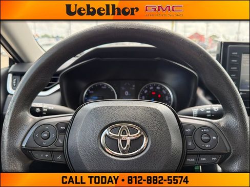 Used 2022 Toyota RAV4 LE AWD/4WD image 24