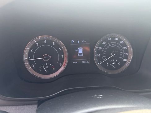 Used 2022 Hyundai Venue Limited FWD image 13