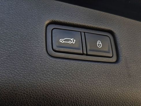 Used 2023 Genesis GV70 2.5T w/ Sport Prestige Package image 33