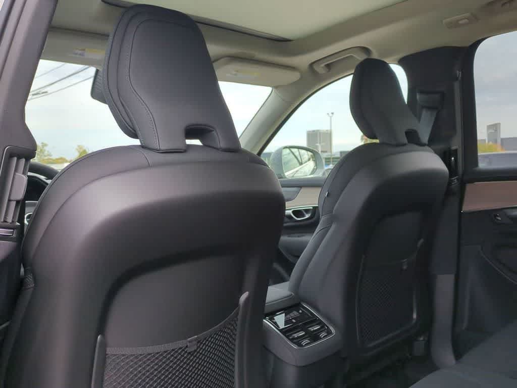 Used 2026 Volvo XC90 B6 Plus w/ Protection Package Premier AWD/4WD image 16
