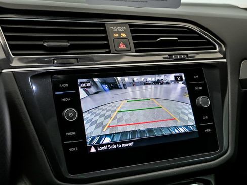 Certified 2024 Volkswagen Tiguan SE R-Line AWD/4WD image 21