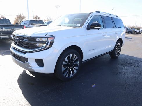 New 2025 Ford Expedition Platinum w/ Driver's Package image 9