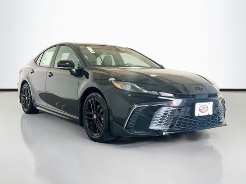 New 2026 Toyota Camry SE FWD image 3