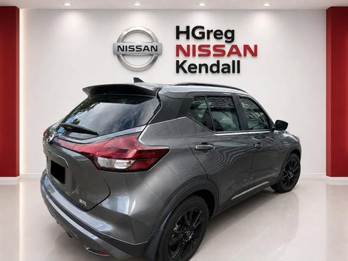 Used 2021 Nissan Kicks SR FWD image 2
