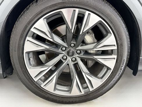 Certified 2025 Audi Q8 Premium Plus w/ Premium Plus Package image 29