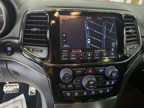 Used 2020 Jeep Grand Cherokee High Altitude AWD/4WD image 22