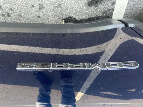 Used 2019 Jeep Compass Latitude image 25